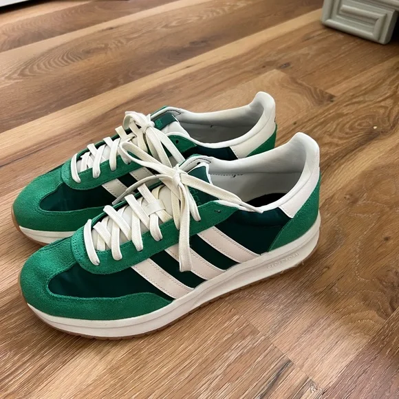 Adidas Green Sneakers - Picture 2 of 6